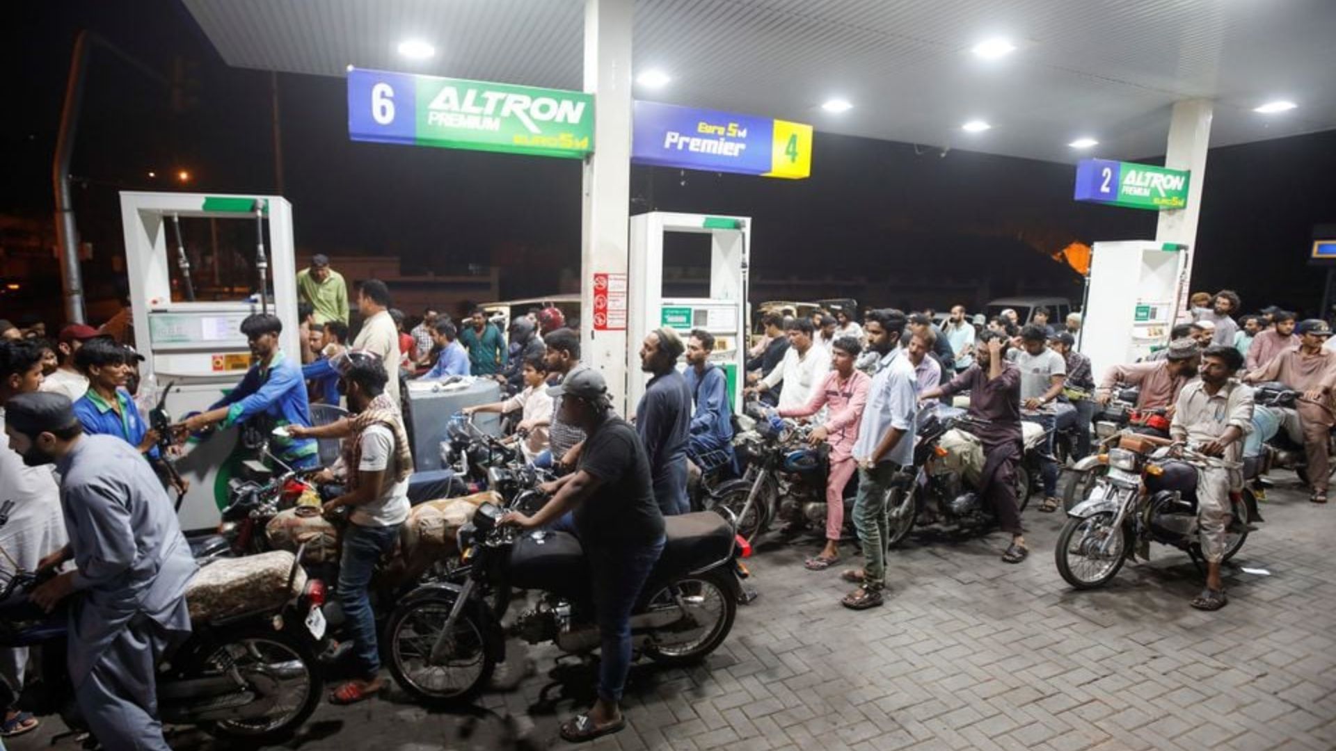 100 روپے فی لیٹر پٹرول ریلیف کیسے حاصل کریں؟ رجسٹریشن کا طریقہ جانیں