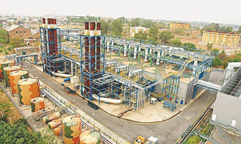 Four oil refineries sign agreements with government