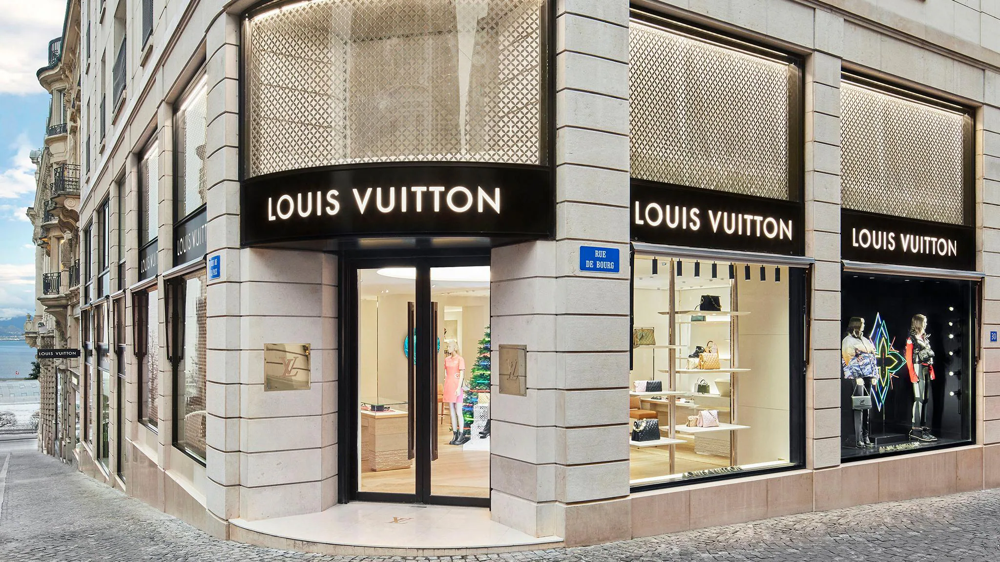 Louis Vuitton, Hermès and Apple stores looted amid France protests